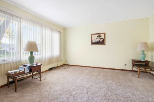 546 Harold Ave, Glendale Heights, IL 60139-2518