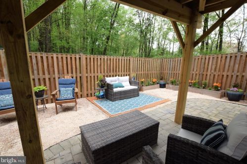 6100 Heron Pond Ct, Springfield VA  22015-3738 exterior