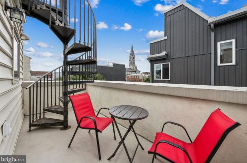 1226 4 St, Philadelphia PA 19147-0052 exterior