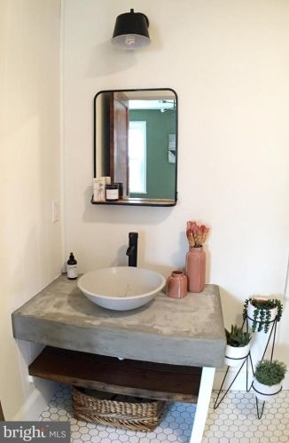 411 Ross St, Lancaster PA  17602-1943 exterior