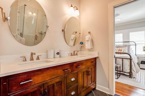 2504 Cockrell Ave, Fort Worth TX  76109-1116 exterior