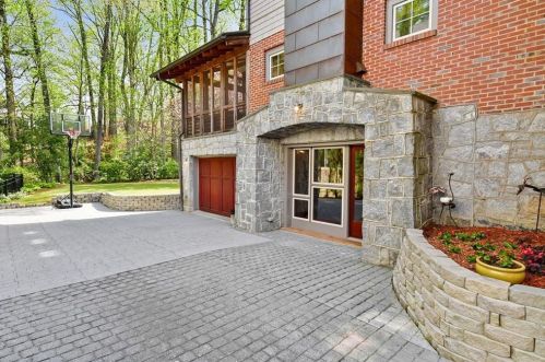 854 Highland Ter, Atlanta GA  30306-3412 exterior