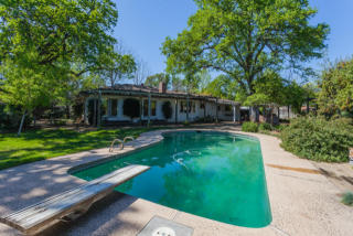 7077 Riata Dr, Redding, CA 96002-9727