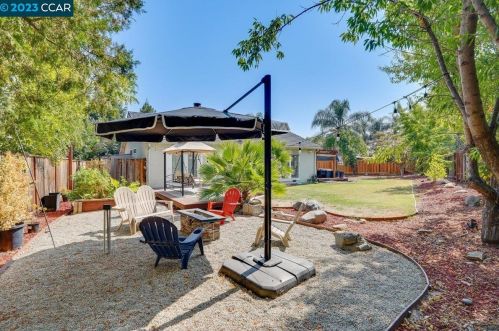 2735 Calpine Pl, Concord CA  94518-2610 exterior