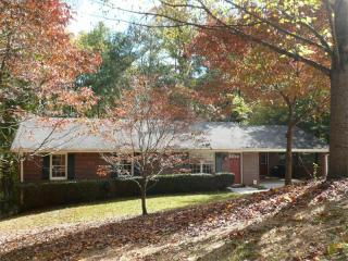 1580 Bainbridge Ln, Roswell, GA 30076-1619
