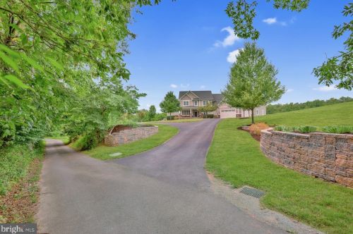 37174 Bolyn Rd, Purcellville, VA 20132-4113