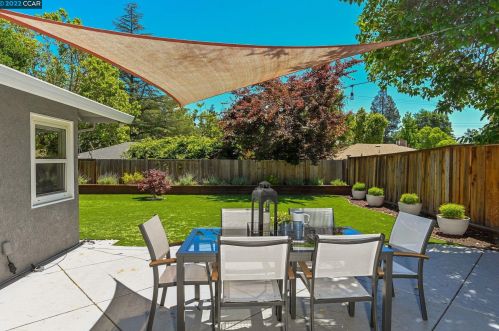 391 Maureen Ln, Concord CA  94523-2136 exterior