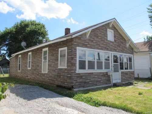 108 Maple St, Hartford, IL 62048-1115