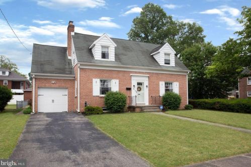 21 Findlay St, York, PA 17402-2302