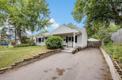 923 Barclay St, Saint Paul MN  55106-3501 exterior