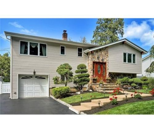 110 Bell Ave, Hopatcong, NJ 07843-1502