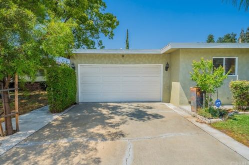 144 Cornell Dr, Rialto, CA 92376-5002