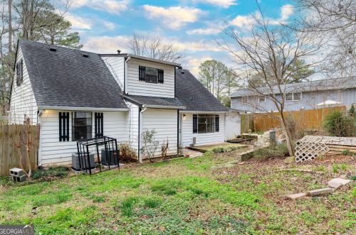 90 Cumberland Dr, Rex GA 30273-1800 exterior