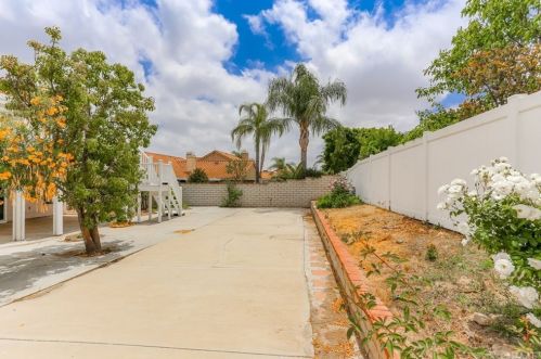 8623 Mesa Oak Dr, Riverside CA  92508-3123 exterior
