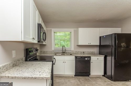4069 Rockey Valley Dr, Conley GA  30288-1404 exterior