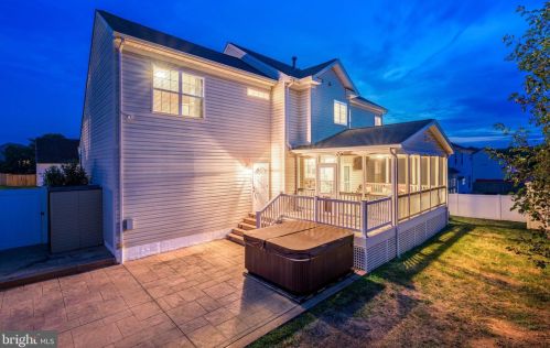 25 Indian Wood Ln, Fredericksburg, VA 22405-1834