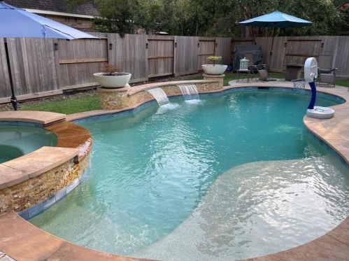 3 Guinevere Pl, Conroe TX  77384-5017 exterior