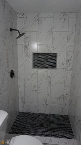 3260 Creekwood Dr, Rex GA  30273-2121 exterior