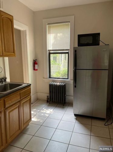 172 Lincoln St, Montclair NJ  07042-4409 exterior