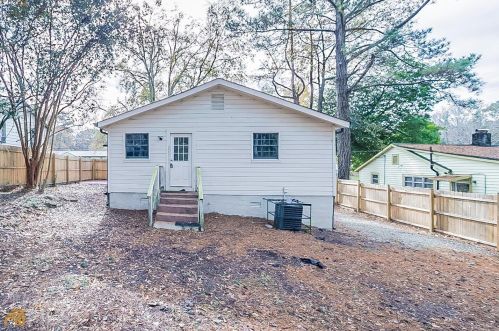 2279 Carver Cir, Atlanta GA  30314-2556 exterior