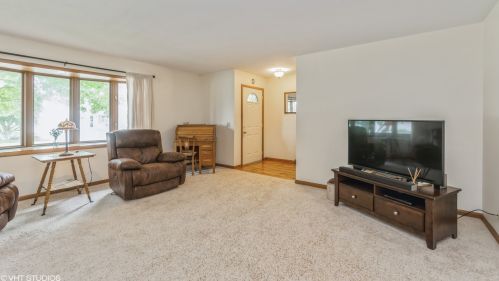 523 Lynn Ave, Sycamore, IL 60178-3007