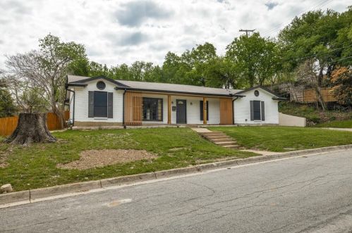 625 Blue Lake Dr, Fort Worth TX  76103-1102 exterior