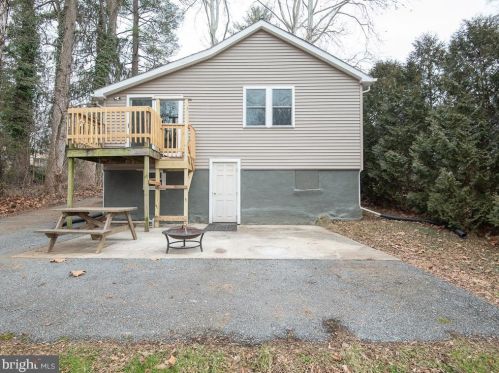 2122 Millcreek Rd, Lancaster PA  17602-4749 exterior