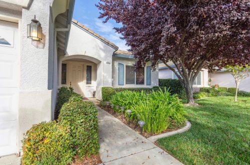 2431 Emerald Lake Ln, Elk Grove, CA 95758-3608
