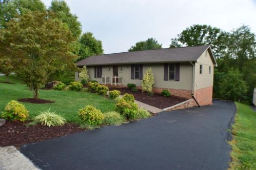 6744 Stonington Rd, Roanoke, VA 24019-6246