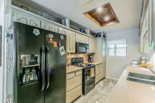 6108 Ridge Rd, Fort Worth TX  76135-1342 exterior