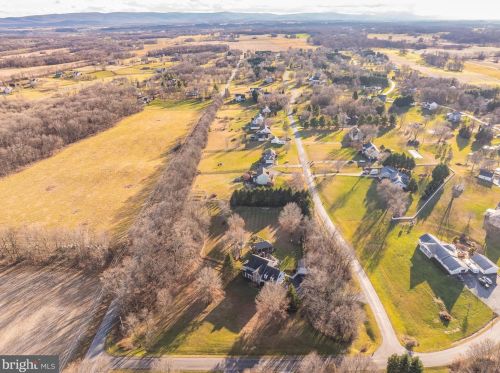 874 Pheasant Hill Rd, Summit Point WV  25446-3634 exterior