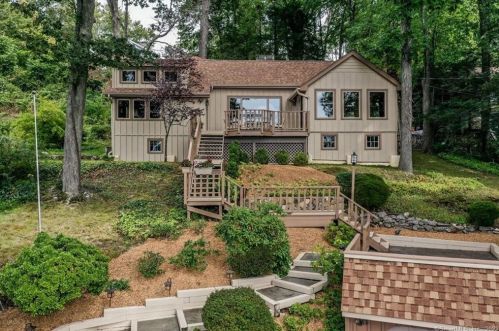 583 Candlewood Lake Rd, Brookfield Center, CT 06804-1003