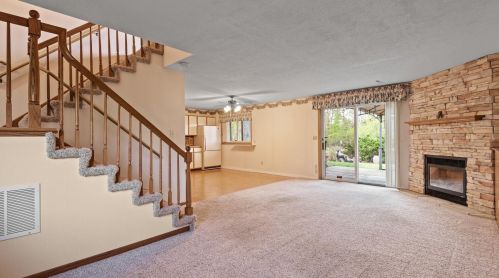 2242 Grospoint Ave, Saint Paul MN  55128-4402 exterior