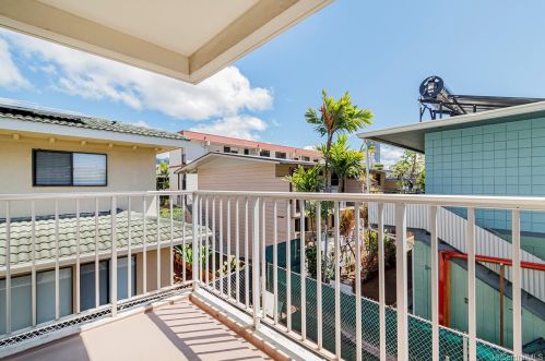 711 Alder St, Honolulu HI  96814-2269 exterior