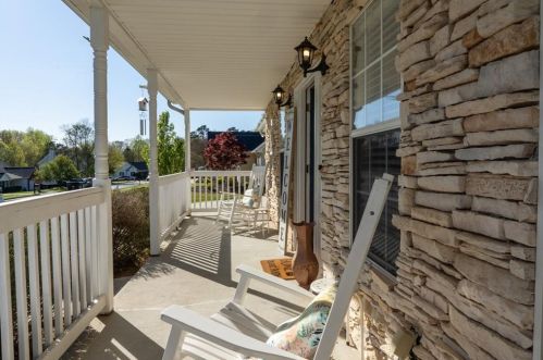 3160 Spincaster Way, Loganville, GA 30052-5632