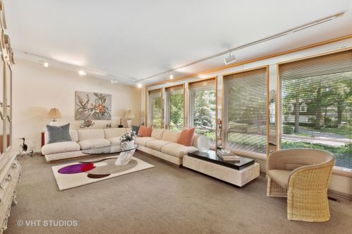 1506 Cloverdale Ave, Highland Park, IL 60035-2727