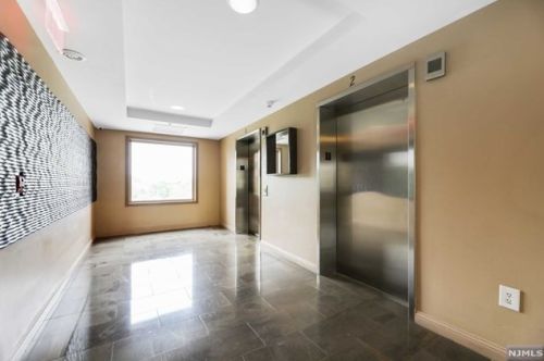 1207 City Pl, Edgewater NJ  07020-3142 exterior