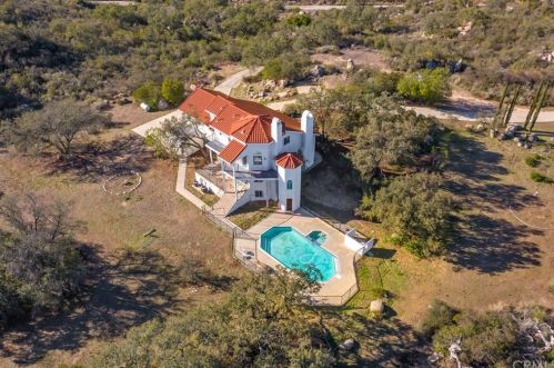 19605 Carancho Rd, Temecula, CA 92590-3991