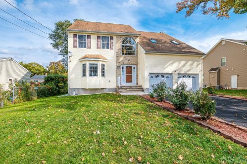 1213 Kerwin St, Piscataway, NJ 08854-3324