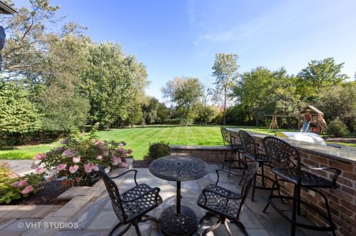 6403 Garfield Ave, Willowbrook IL  60527-5237 exterior