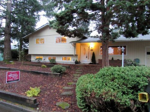 18450 Deline St, Beaverton, OR 97078-3811