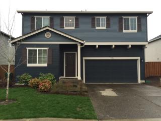 51174 Amsterdam Ln, Scappoose, OR 97056-4065