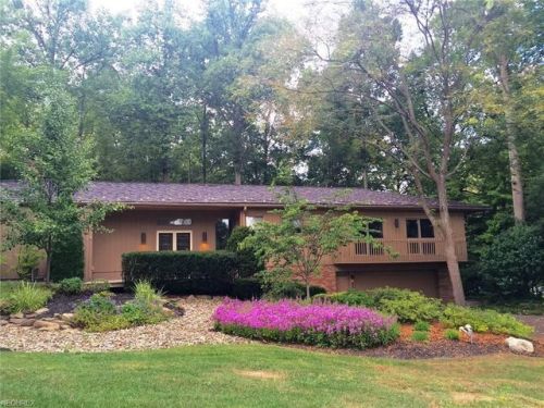 630 Glen Eden Ct, Aurora, OH 44202-8436