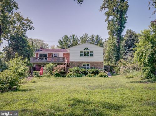 7924 Lewinsville Rd, Mc Lean VA  22102-2407 exterior