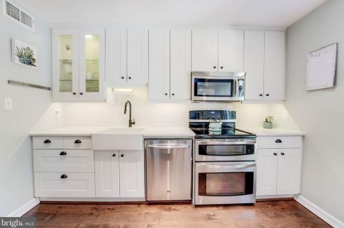 5414 Panola Ct, Springfield, VA 22151-1718