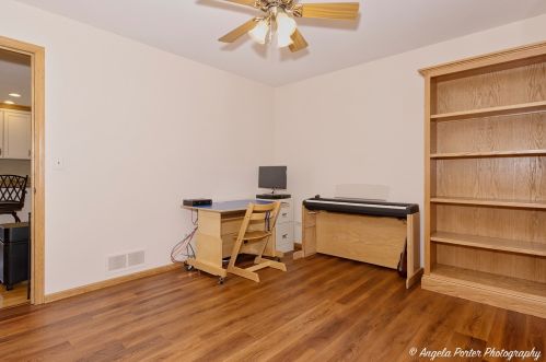 802 Elm St, Pingree Grove IL  60140-8367 exterior