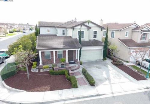 2736 Shellgate Cir, Hayward, CA 94545-1185