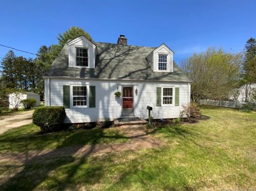 16 Orchard Ln, Wallingford, CT 06492-3932