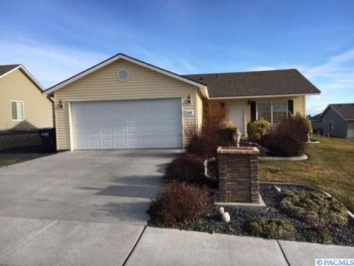 3309 Hawthorne Ln, Pasco, WA 99301-3154