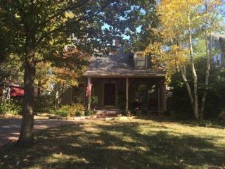 208 Cassingham Rd, Columbus OH  43209-1036 exterior